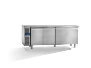 Studio54 Daiquiri Top Line GN1/1 H660 Kühltisch 4 Türen externes Aggregat – glatte Arbeitsplatte