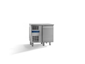 Studio54 Daiquiri Top Line EN 600x400 H760 Kühltisch 1 Tür mit Aggregat – glatte Arbeitsplatte