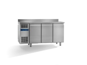 Studio54 Daiquiri Top Line GN1/1 H760 Kühltisch 3 Türen mit Aggregat – Arbeitsplatte mit Aufkantung